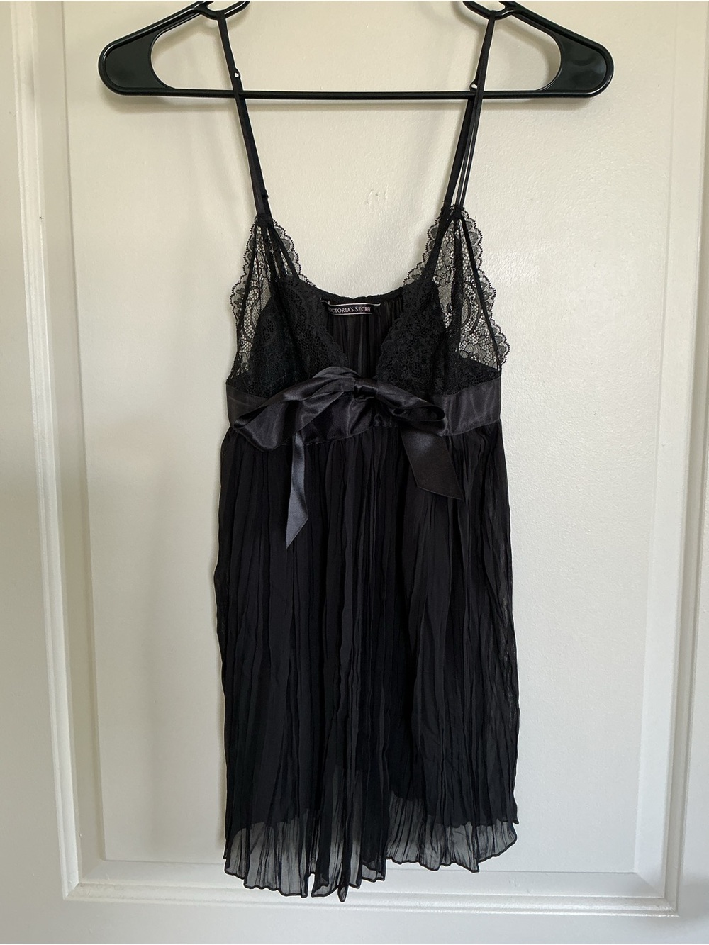 Victoria's Secret Black Pleated Chiffon Lace Babydoll Lingerie Chemise Slip Top